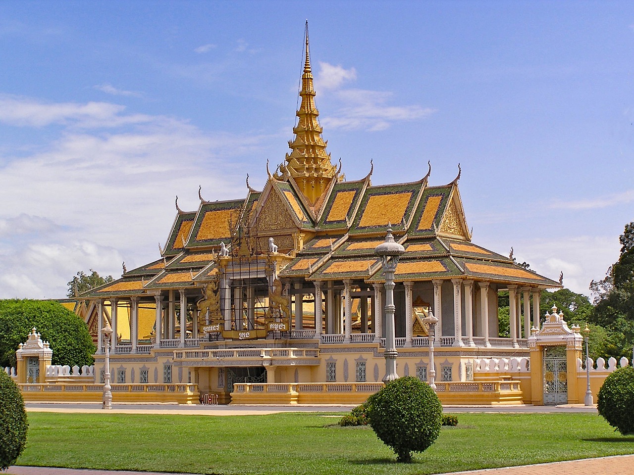 palais royal cambo