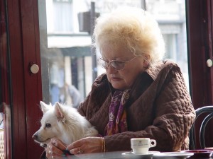 chien avec sa maitresse