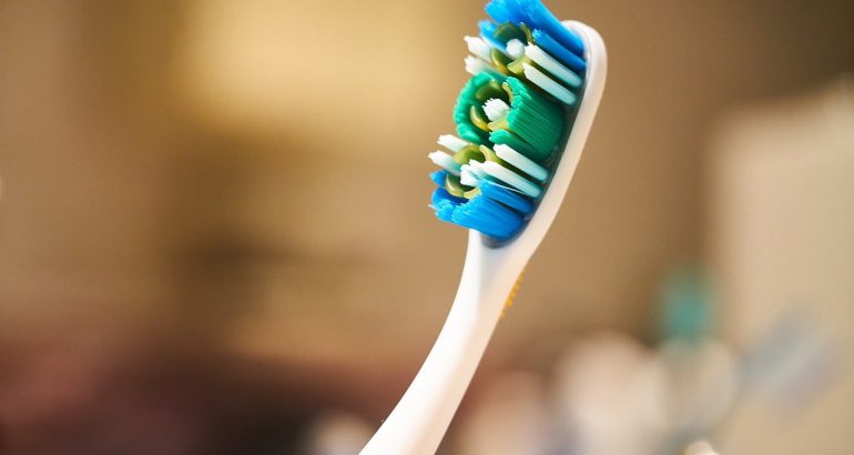 brosse a dents hygiene bucco-dentaire